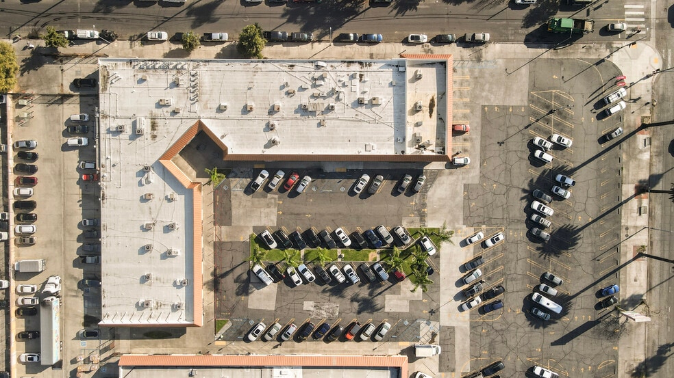 More Photos Of 21001-21015 Sherman Way, Canoga Park Freestanding For Lease