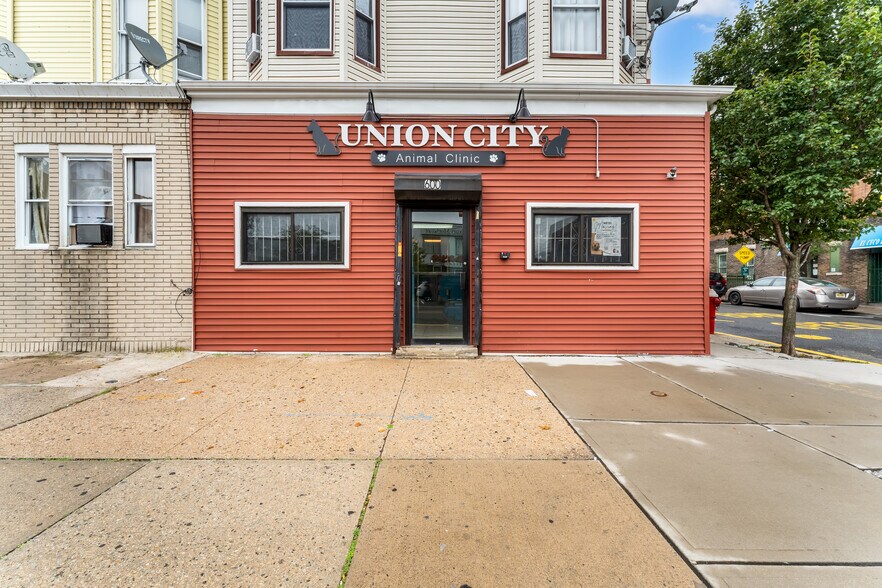 Primary Photo Of 600 Kennedy Blvd, Union City Apartments For Lease