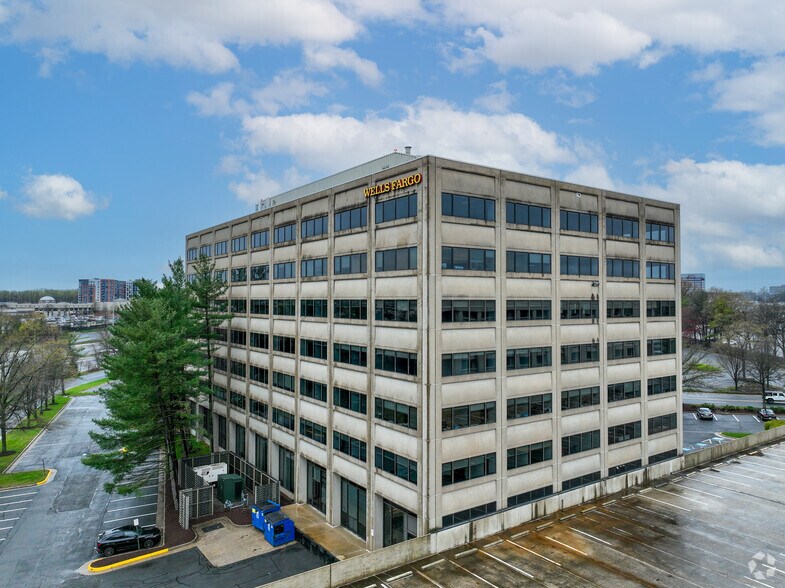 More Photos Of 11781 Lee Jackson Hwy, Fairfax Office For Lease