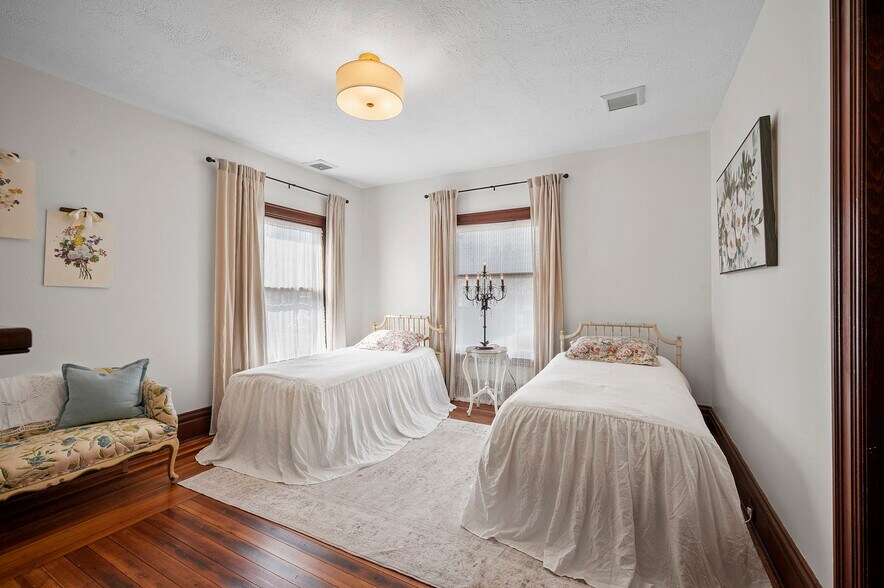 More Photos Of 610 W Washington St, Sandusky Specialty For Sale