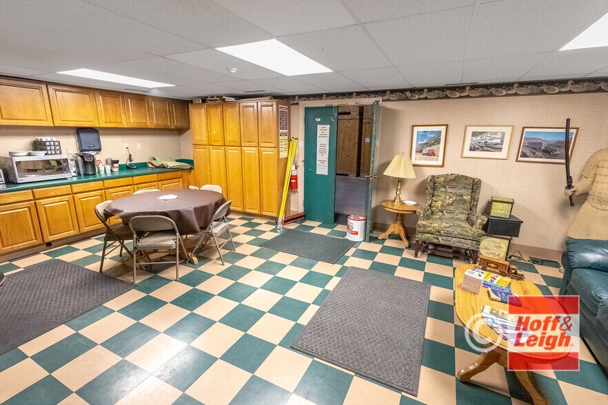 More Photos Of 2325 Sinton Rd, Colorado Springs Warehouse For Sale