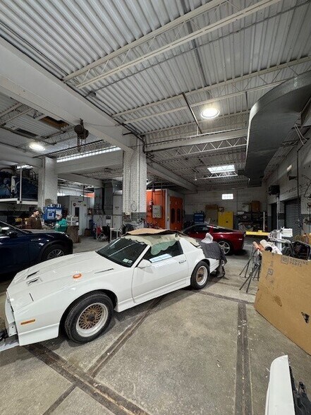 More Photos Of 248 Winthrop Ave, Westbury Auto Repair For Sale