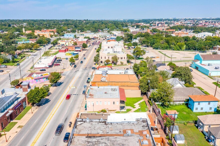 More Photos Of 1434 N Main St, Fort Worth Storefront Retail Office For Lease