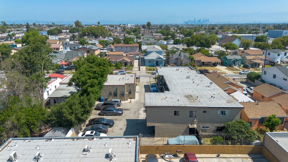 More Photos Of 820 W 95th St, Los Angeles Apartments For Sale