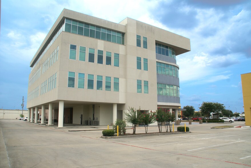 More Photos Of 410 W Grand Pky S, Katy Office For Sale