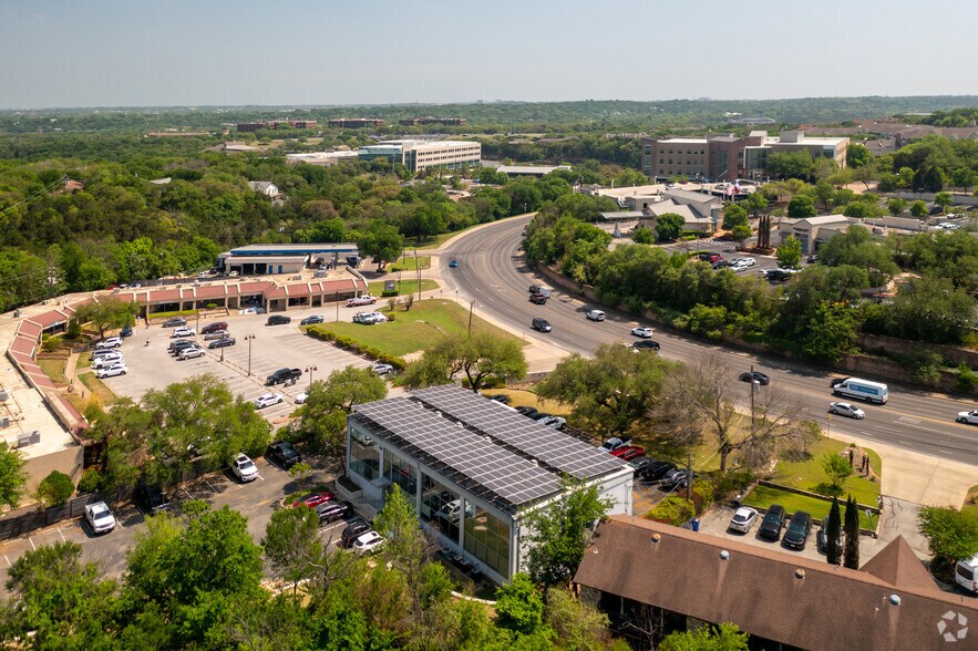 More Photos Of 2714 Bee Caves Rd, Rollingwood Medical For Lease