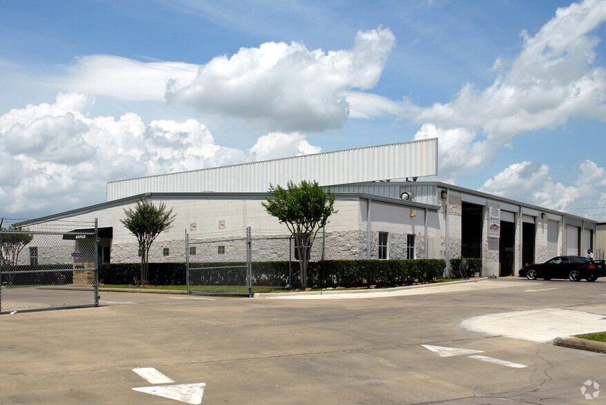 More Photos Of 650 Stafford Run, Stafford Industrial For Lease
