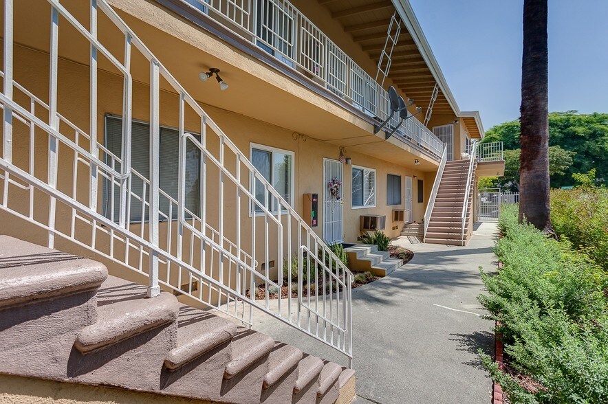 More Photos Of 7353 Comstock Ave, Whittier Apartments For Sale