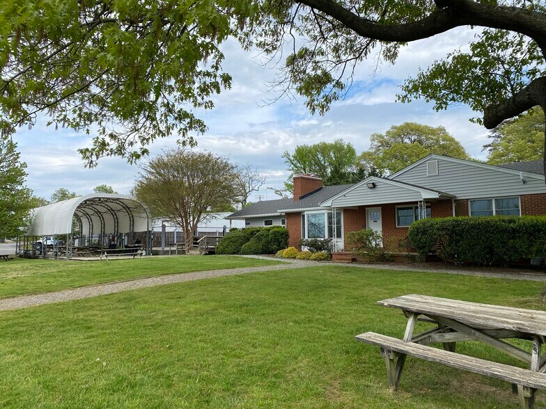More Photos Of 980 Awald Rd, Annapolis Marina For Lease