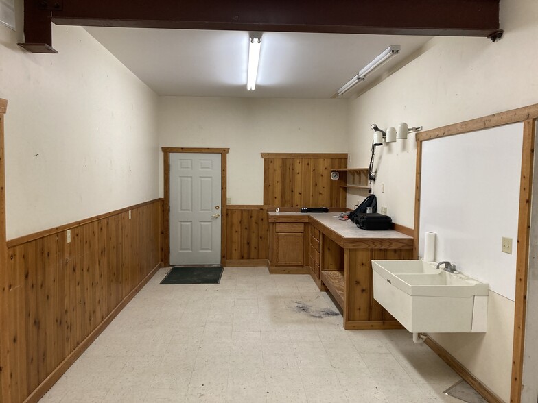 More Photos Of 5289 Rice Lake Rd, Duluth Freestanding For Sale