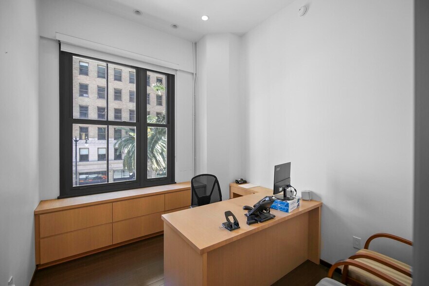 More Photos Of 1645 Vine St, Hollywood Loft Creative Space For Sale