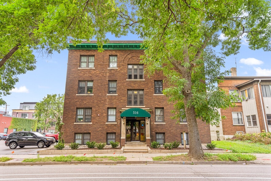 More Photos Of 516 University Ave SE, Minneapolis Apartments For Sale