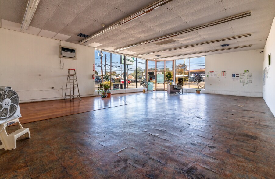 More Photos Of 1060 Maple Ave, Cherry Hill Storefront For Sale