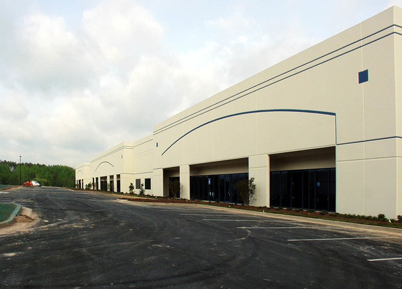 More Photos Of 2605 N Berkeley Lake Rd, Duluth Distribution For Lease