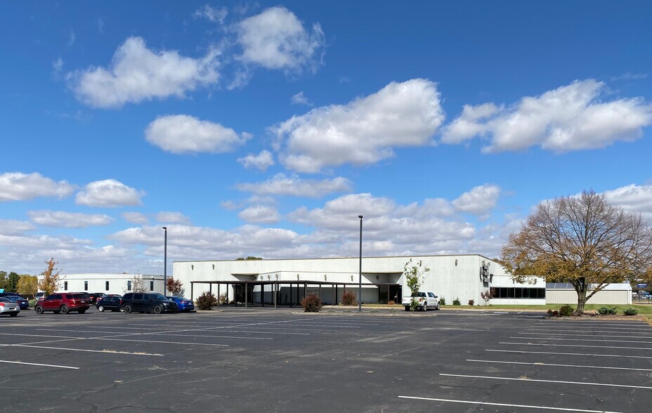 More Photos Of 9700 Highway 57, Evansville Office For Lease