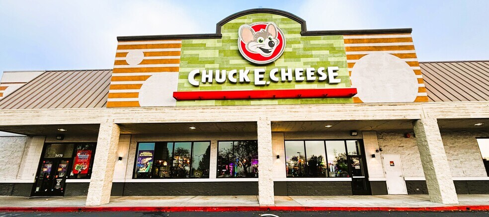 More Photos Of 1442 Fitzgerald Dr, Pinole Freestanding For Sale