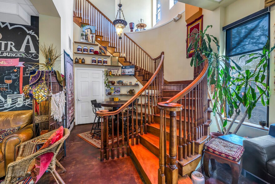 More Photos Of 2834 Beach Blvd, Gulfport Freestanding For Sale