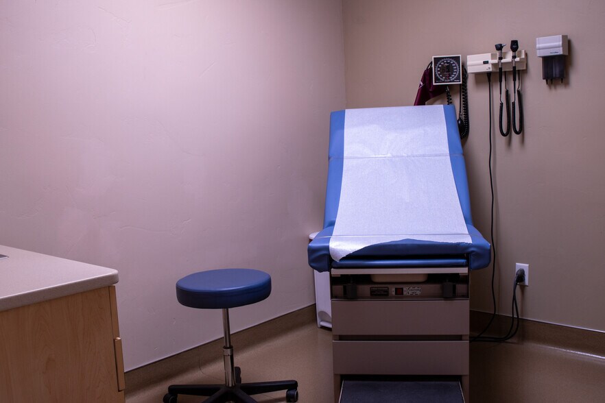 More Photos Of 480 E Prater Way, Sparks Medical For Sale