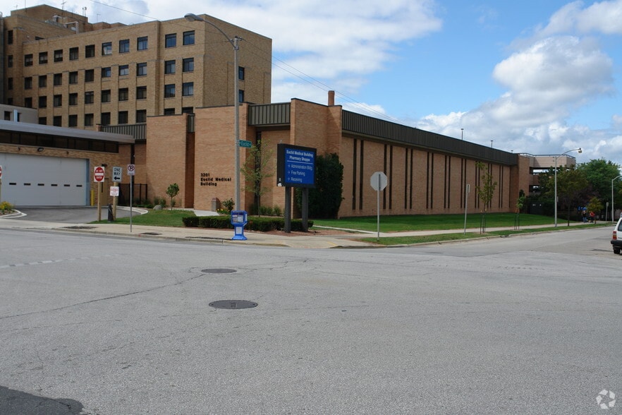 More Photos Of 3201 S 16th St, Milwaukee Medical For Lease