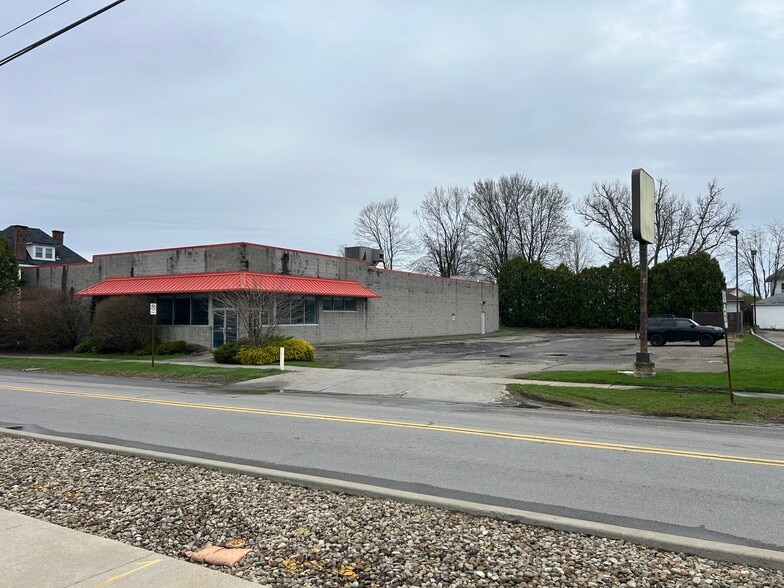 More Photos Of 213 W Main St, Grove City Drugstore For Sale