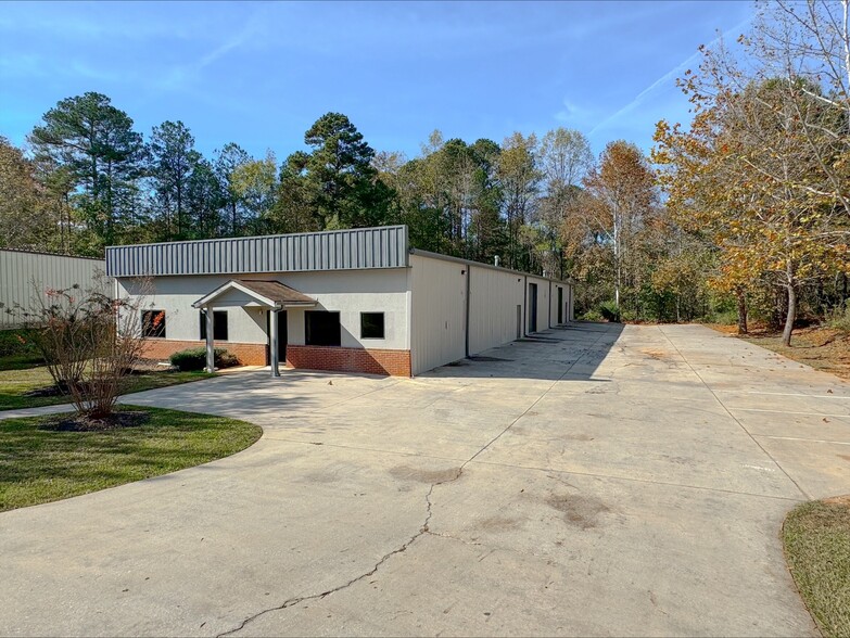 Primary Photo Of 220 Robinson Dr, Fayetteville Warehouse For Lease