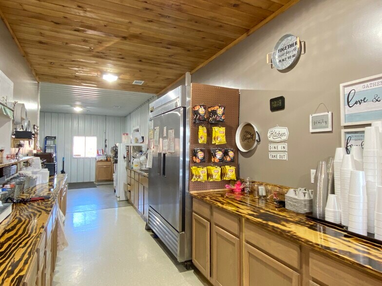 More Photos Of 5 Jo Jo St, Hardy Restaurant For Sale