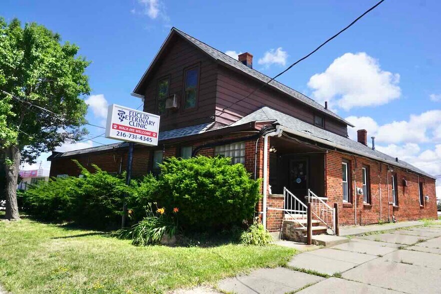 More Photos Of 25580 Lakeland Blvd, Euclid Veterinarian Kennel For Sale