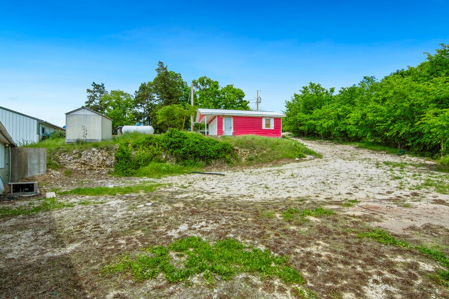 More Photos Of 27485 Cross Ln, Barnett Restaurant For Sale