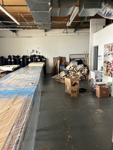 More Photos Of 59 Central Ave, Farmingdale Manufacturing For Lease
