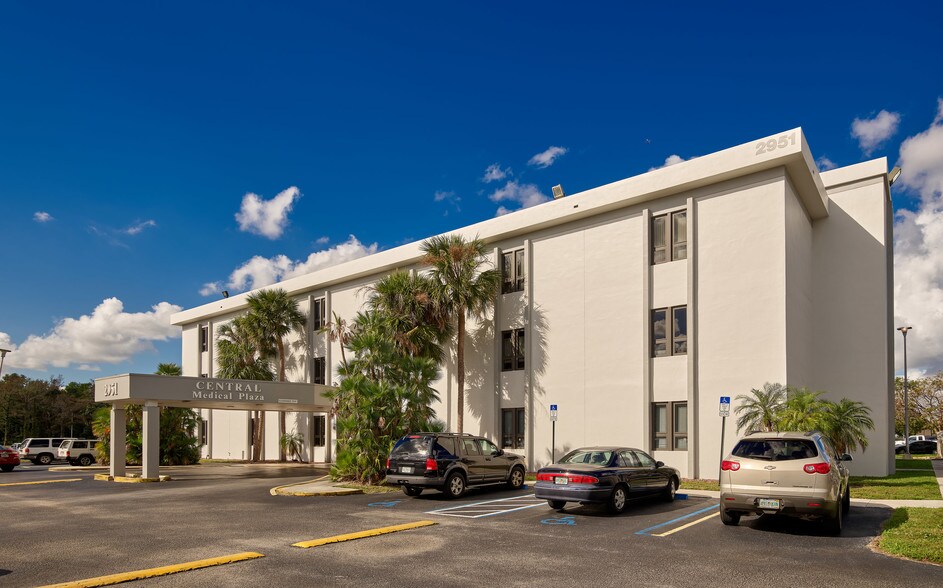 More Photos Of 2951 NW 49th Ave, Lauderdale Lakes Medical For Lease