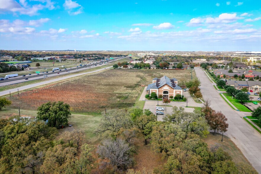 More Photos Of 2000 Champagne Blvd, Grapevine Specialty For Sale