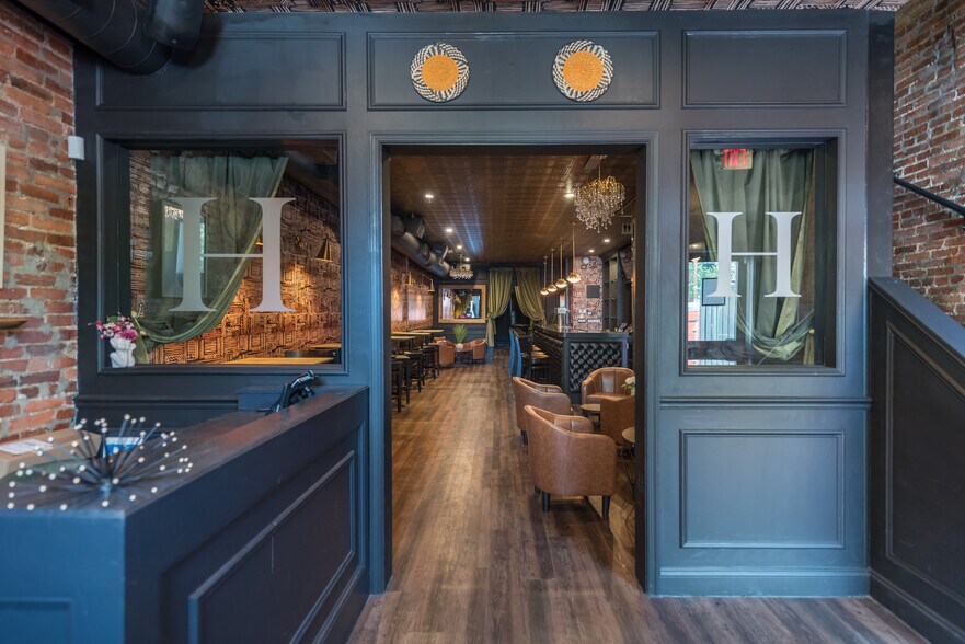 More Photos Of 1336 U St NW, Washington Bar For Lease