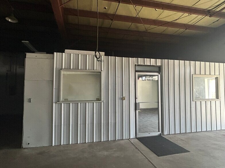 More Photos Of 3499 E Main St, Kalamazoo Auto Repair For Sale