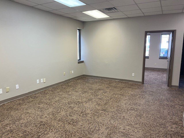 More Photos Of 646 Matthews Mint Hill Rd, Matthews Flex For Sale