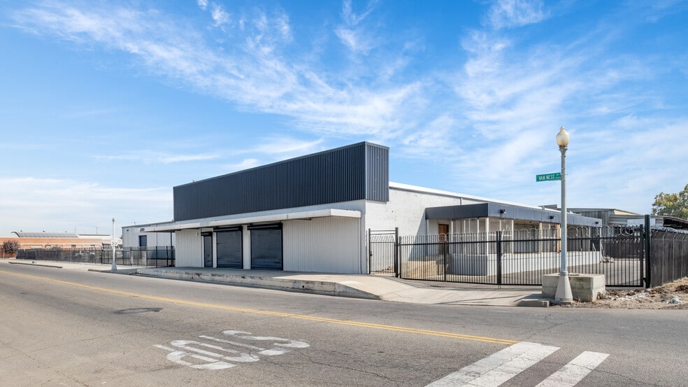 More Photos Of 2045 S Van Ness Ave, Fresno Warehouse For Lease