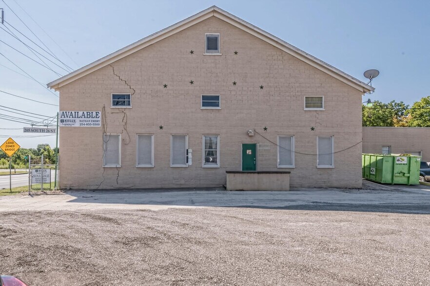 More Photos Of 205 S 26th St, Waco Warehouse For Lease
