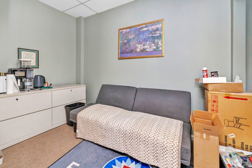 More Photos Of 450 Monroe Tpke, Monroe Unknown For Lease