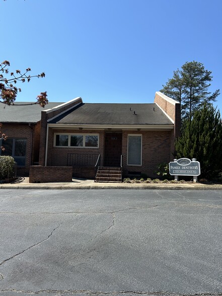 Primary Photo Of 4501 Old Spartanburg Rd, Taylors Medical For Sale