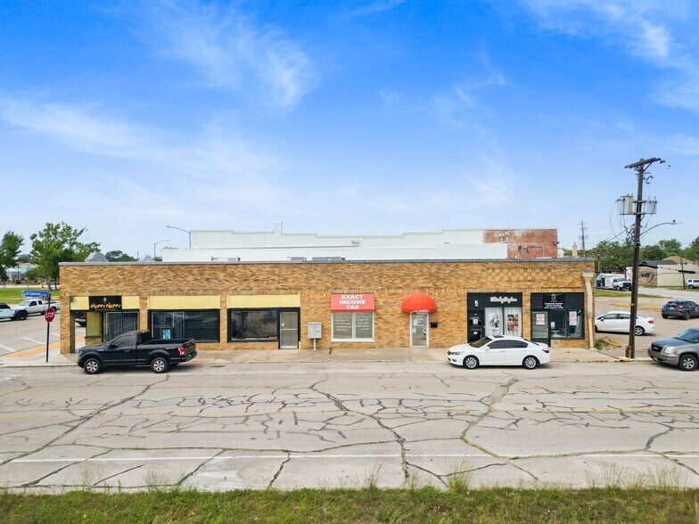 More Photos Of 100 W Texas Ave, Baytown Storefront For Sale