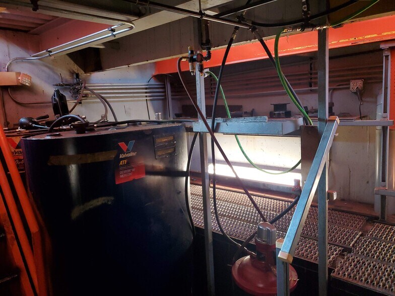 More Photos Of 1307 N Detroit St, Xenia Auto Repair For Sale