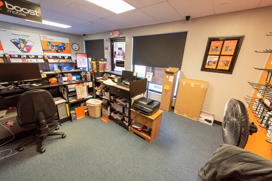 More Photos Of 1211 Lamar St, Sweetwater Flex For Sale