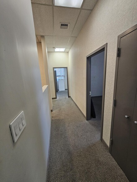 More Photos Of 166 E Jericho Tpke, Mineola Office For Lease