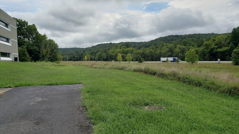 More Photos Of 150 Americus Way, Oak Ridge Office For Sale