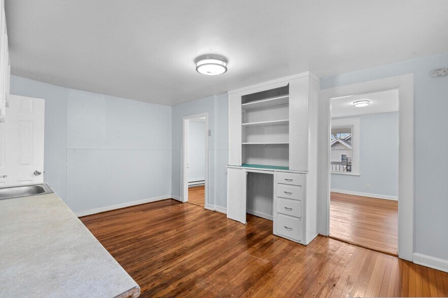 More Photos Of 156 Orange St, Waterbury Apartments For Sale