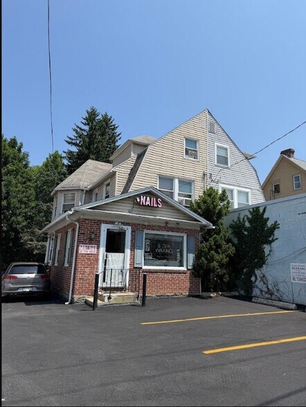 More Photos Of 135 Montgomery Ave, Bala Cynwyd Office For Sale