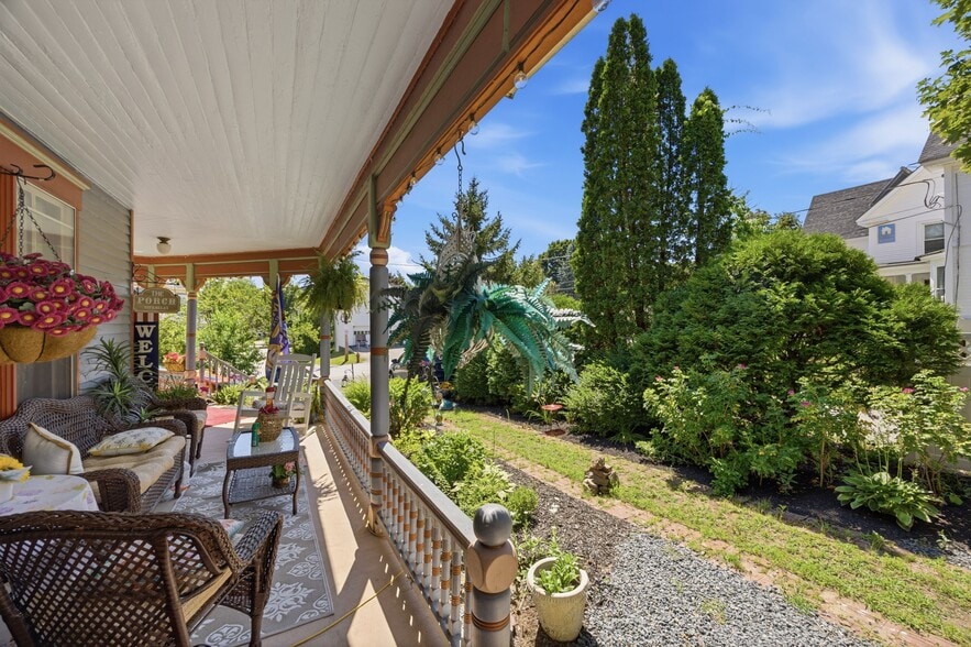 More Photos Of 8 Pleasant St, Plymouth Hospitality For Sale