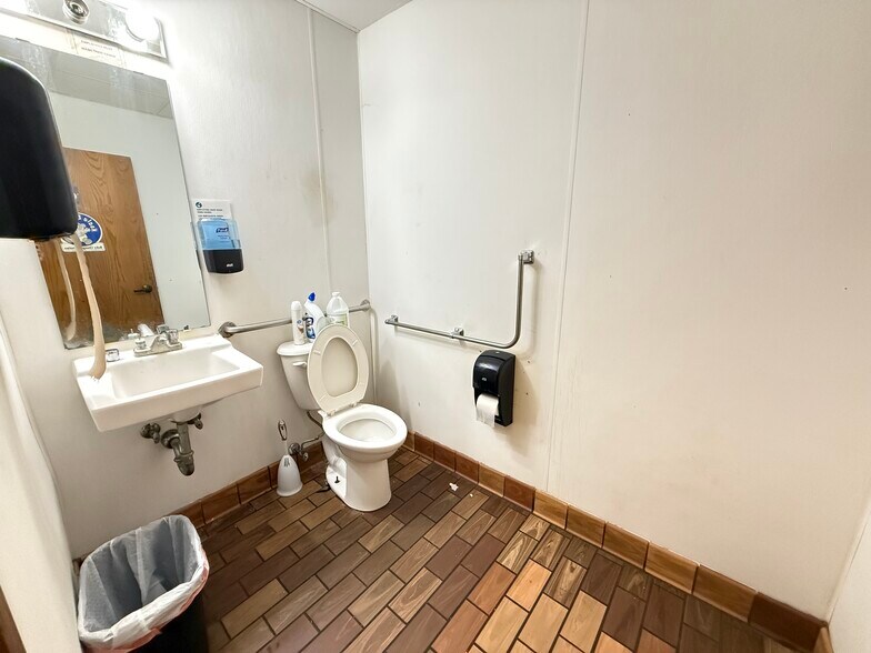 More Photos Of 4620-4692 Cottage Grove Rd, Madison Unknown For Lease