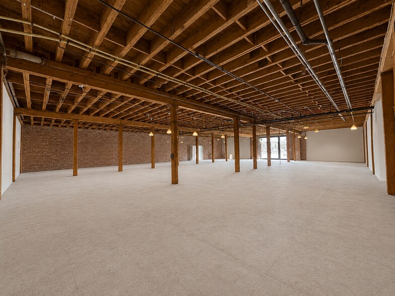 More Photos Of 1101-1135 E 5th St, Los Angeles Warehouse For Lease