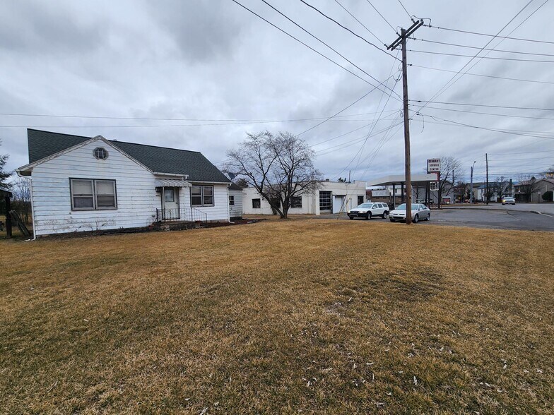 More Photos Of 4875 PA-44, Watsontown Service Station For Sale