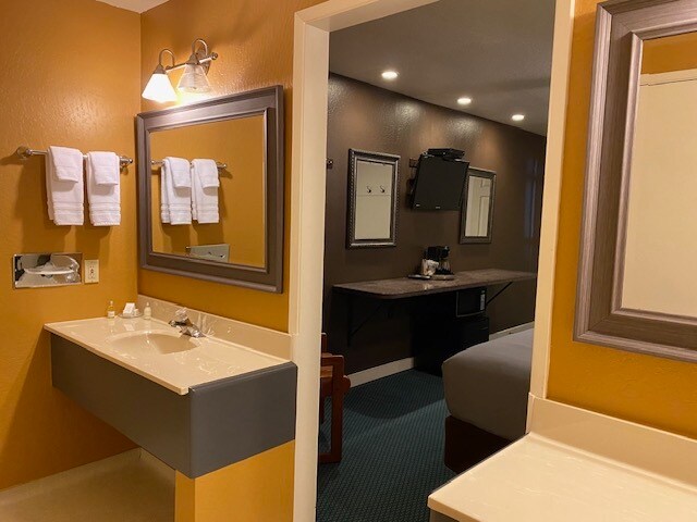 More Photos Of 890 Highway 4, Arnold Hotel For Sale